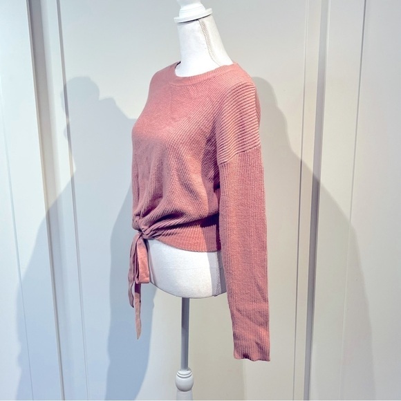 Fashion Nova cropped sweater - Picture 3 of 5